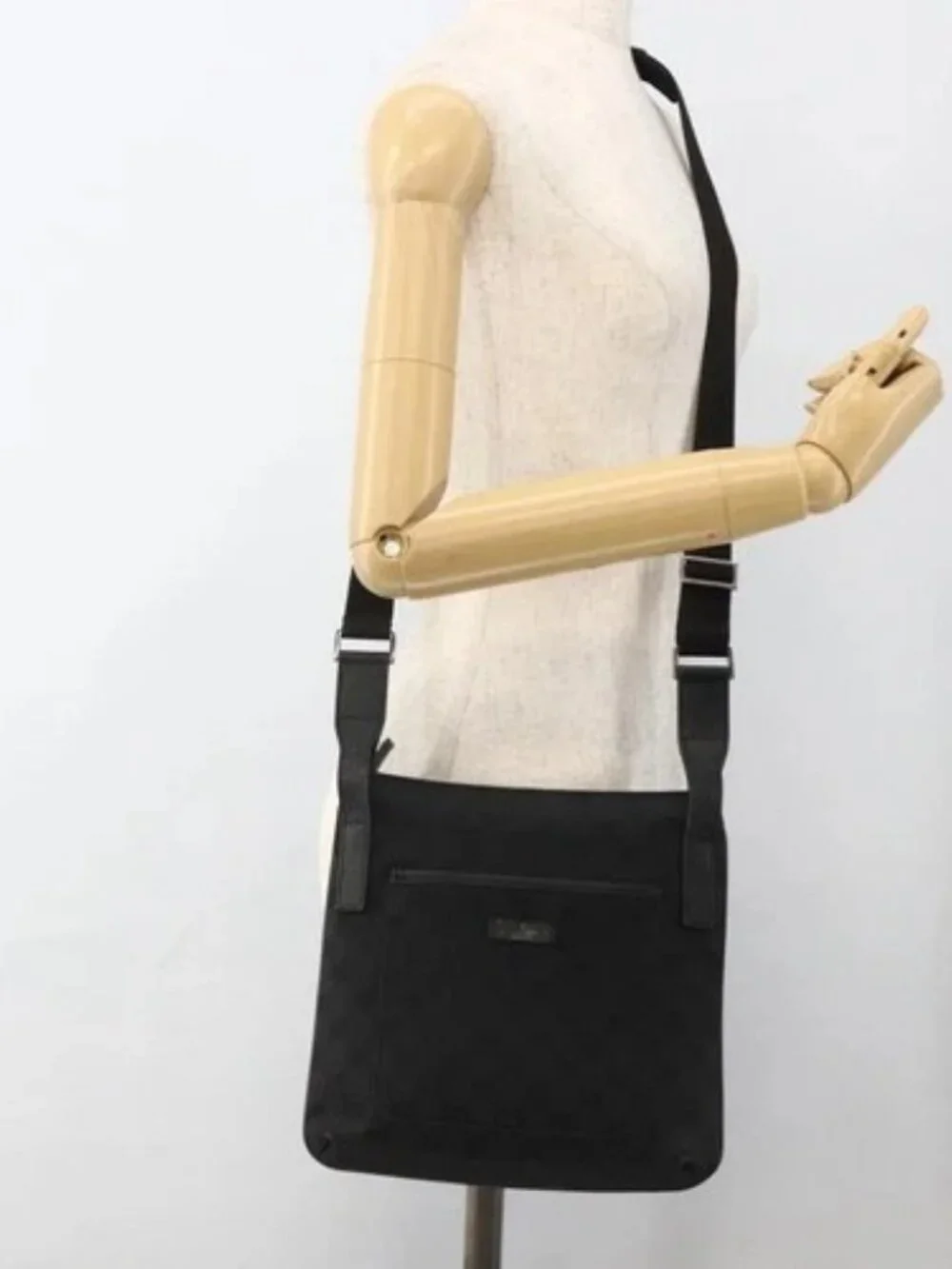 GUCCI GG Canvas Shoulder Bag Black Silver 122793 Auth BAZ206A